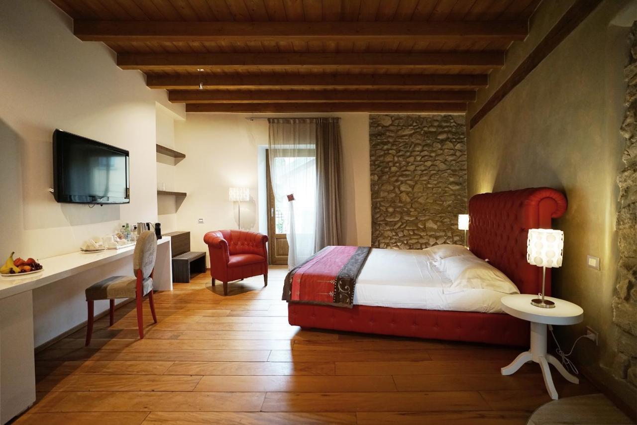 Il Portico - 1711 Luxury Guest House Arlate Eksteriør bilde