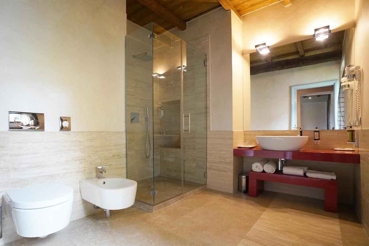 Il Portico - 1711 Luxury Guest House Arlate Eksteriør bilde